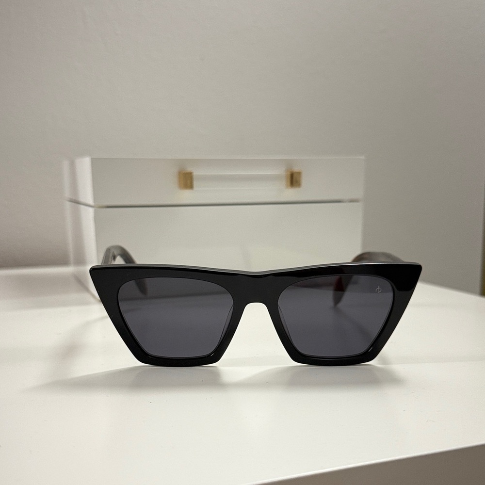 Black Cat-Eye Sunglasses - Women Accessories